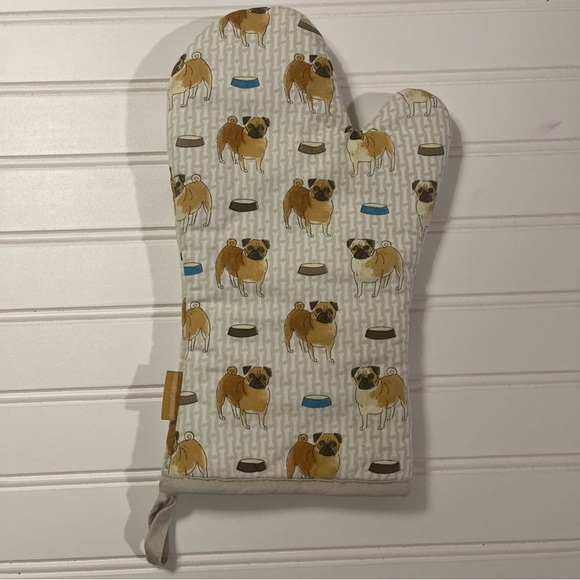 Milly Green Oven Mitt Pug Dogs Designed In Britain 100% Cotton NWOT - Picture 1 of 6